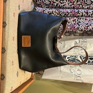 Almost new Dooney &Bourke purse